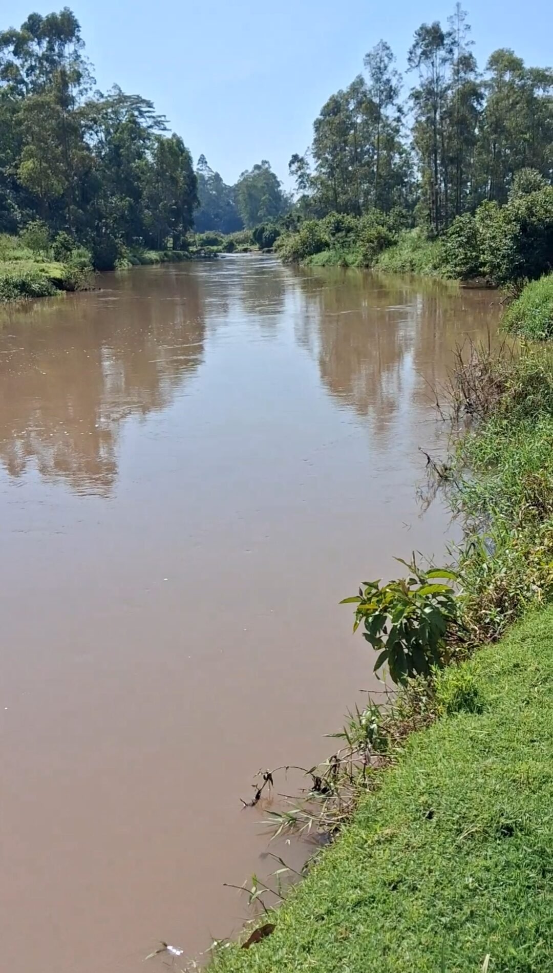 Migori River ved lavvann